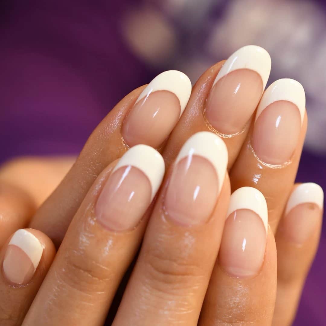 Yuka Maeda ::manicurelistのインスタグラム：「Salon data▼ ＝＝＝＝＝＝＝＝＝＝＝＝＝＝＝＝＝＝＝＝ . CADENAS -nail eyelash salon- ●Nail artist  @yuka.maeda  @yuki_cadenas ●eyelash　@cadenaseyelash  ゲストに愛と感動を…♡ . 【 LINE ＠cadenas 】 ご予約/お問い合わせはLINEよりお気軽に🤲 ▶︎▶︎#cadenasnail デザインアップしてます♡  price…★⭐︎Instagram特別キャンペーン中⭐︎★ . 「インスタ見たよ👀」と LINEからご予約で特別プライス7500円！！ . ※ご新規様限定 ※キャラクターや特殊なエレメント等のみ 別途料金いただく場合ございます🙇🏻‍♀️ . . price…初回8000円（オフ込み） access…大阪市北区堂山町16-1  中崎町駅  徒歩2分/梅田駅  徒歩6分 . tel… 06-4792-8617 ＝＝＝＝＝＝＝＝＝＝＝＝＝＝＝＝＝＝＝＝ . . . .  #中崎町ネイルサロン #梅田ネイルサロン #大阪ネイルサロン #関西ネイルサロン #インスタネイル #instanails #instanail #トレンドネイル #ネイルサンプル #ネイル好きな人と繋がりたい #ネイルブック #ネイルカタログ #ネイルチェンジ #今月のネイル #にゅーねいる #冬ネイル #大人かわいいネイル #ネイル大好き #きれいめネイル #ネイル部 #女子力向上委員会 #女子力 #女子力ネイル #アートネイル #ナノソル大阪 #ナノソルcc取扱店  #ナノソル #ナノソルcc  #家庭用ナノソル販売してます」