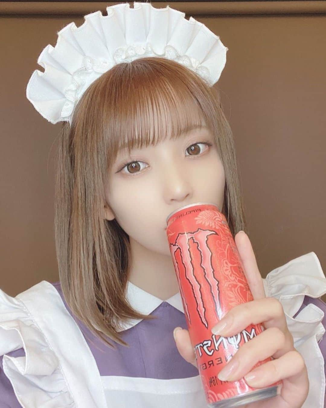 秋山依里さんのインスタグラム写真 - (秋山依里Instagram)「♡﻿ ﻿ MONSTER片手に働くメイドさん🧸💭 （リアルに完徹した日）  MONSTERはピンクが一番すき🤍 ﻿ #コスプレ #コスプレ写真 #コスプレイヤー #被写体 #メイド #메이드 #女僕 #メイドコスプレ #maidcosplay  #coser #cosplay #cosplaygirl #cosplayer #cosplayphoto #cosplayofinstagram #cosplayselfie #selfie #japanesegirl #kawaiicosplay #cutecosplay #monsterenergy #自撮り#コスプレイヤー自画撮り部 #코스프레 #角色扮演  #셀카 #いつかのあきやまさん」5月8日 21時37分 - akiyama__eri