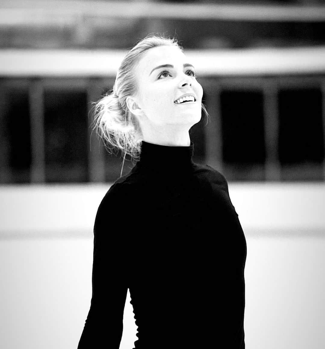 キーラ・コルピのインスタグラム：「⛸💞」