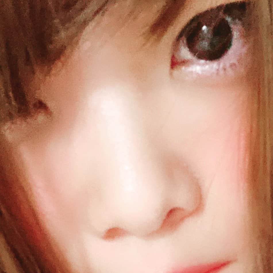 岩谷麻優さんのインスタグラム写真 - (岩谷麻優Instagram)「ギロっ」5月8日 22時37分 - mayuiwatani