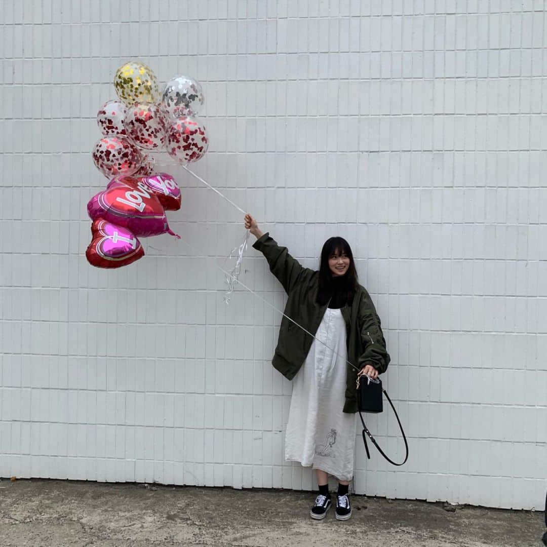 シン・ドヒョンのインスタグラム：「어버이날에 더 신난 막내딸🎈」