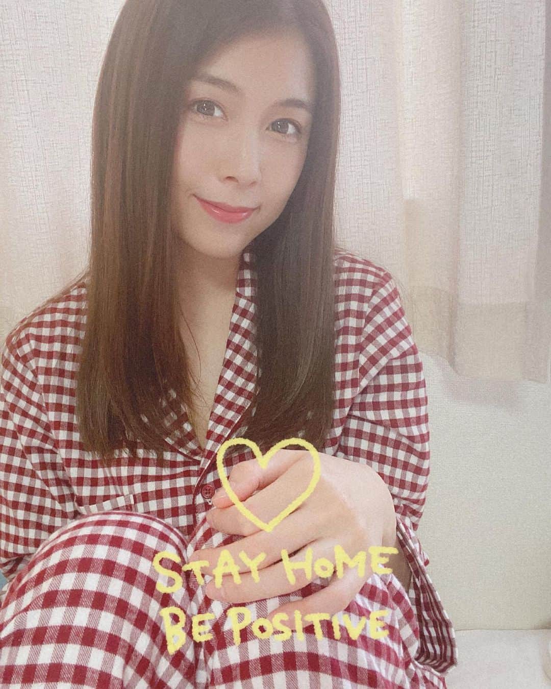麻衣愛のインスタグラム：「stay home💗 . お家にいる期間で 前髪伸びました✂️ . #stayhome #hairstyle #ジェラピケ #ジェラートピケ #パジャマ生活 #前髪伸びた」