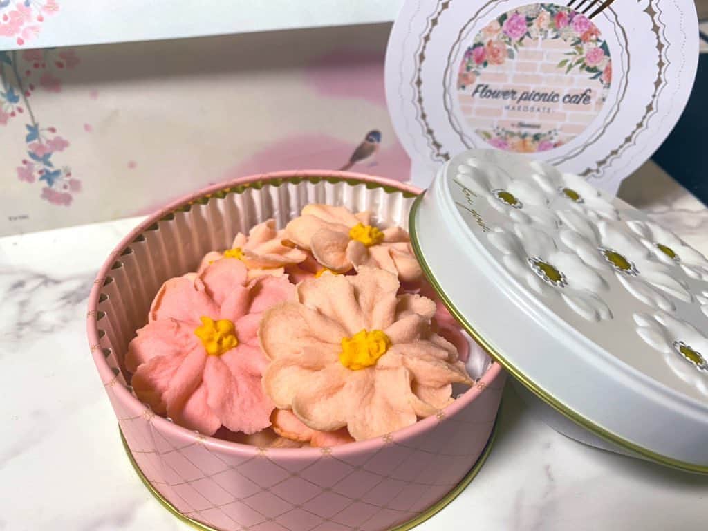 おつぽんのインスタグラム：「‪視聴者さんから、お手紙と可愛いお花が届きました☺️ありがとうございました💖‬」
