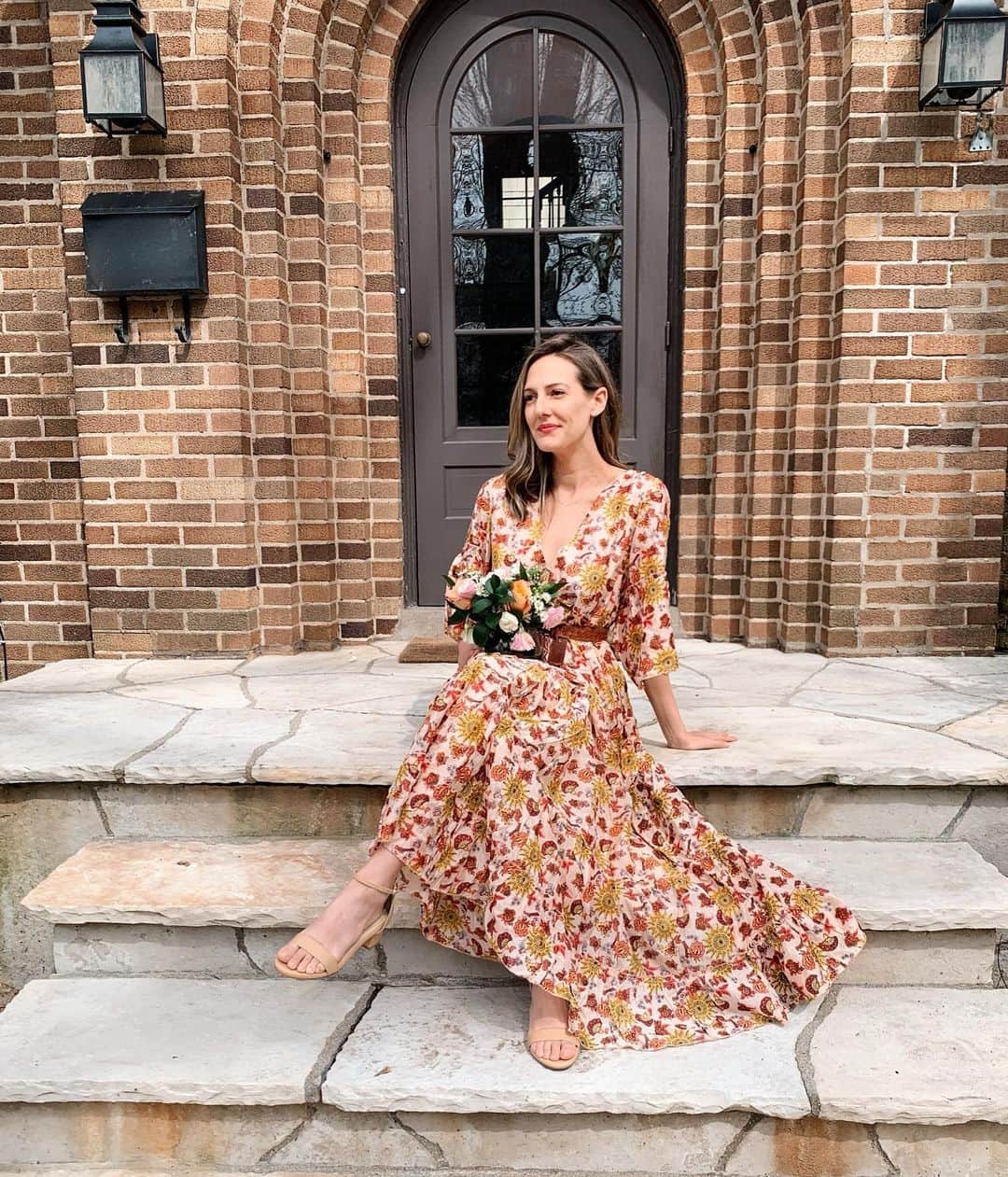 Anna Jane Wisniewskiのインスタグラム：「We're the exact same height (5'9"), have the exact same shoe size. (7.5), and share an affinity for cheesy Lifetime movies. Like mother, like daughter.  Here we are, separate but together, on our respective front porches, and we'll be celebrating Mother's Day this year from a distance.  I'm really sad that I won't be seeing my mom this year but hope I can see her very soon!  So instead, I did the next best thing and sent her a pair of @sarahflintnyc 'Natalie' flats (doesn't she look great?!) and I'm wearing the Perfect Block Heel sandal (and I'm totally. dressing up on Mother's Day--nothing can stop me).⁣ ⁣  So while we'll each be staying in this Mother's Day, me in Illinois, her in Ohio, I'm hoping we will be reunited soon so we can celebrate properly--in our @sarahflintnyc shoes, of course!⁣ ⁣ Get $50 off your next @sarahflintnyc pair with code SF-ANNAJANE! #sponsored #walklikeawoman」