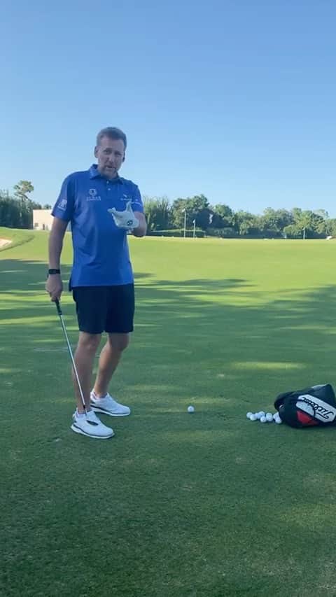 ルーク・ドナルドのインスタグラム：「Here is Mr @ianjamespoulter with some very helpful pointers on the pitch shot from a tight fairway lie, a shot that so many amateurs really struggle with. . Weakening the left hand grip is important to maintaining the loft throughout the shot. If you have a strong left hand grip you tend to roll your wrist back to neutral and close the face too much. Also notice how his club and body rotate together - it’s only a short shot but his body is facing the target when he’s finished. Thanks for the IJP tip Poults 👍🏼 #LDTips #IJPTips #pitchshot #staysafe #stayhealthy」