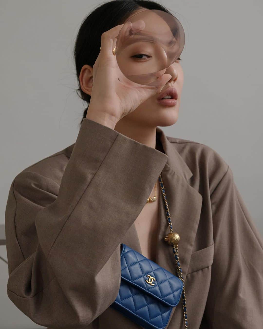 林映唯のインスタグラム：「💙 #ChanelFineJewelry #CocoCrush #戒不掉小香」