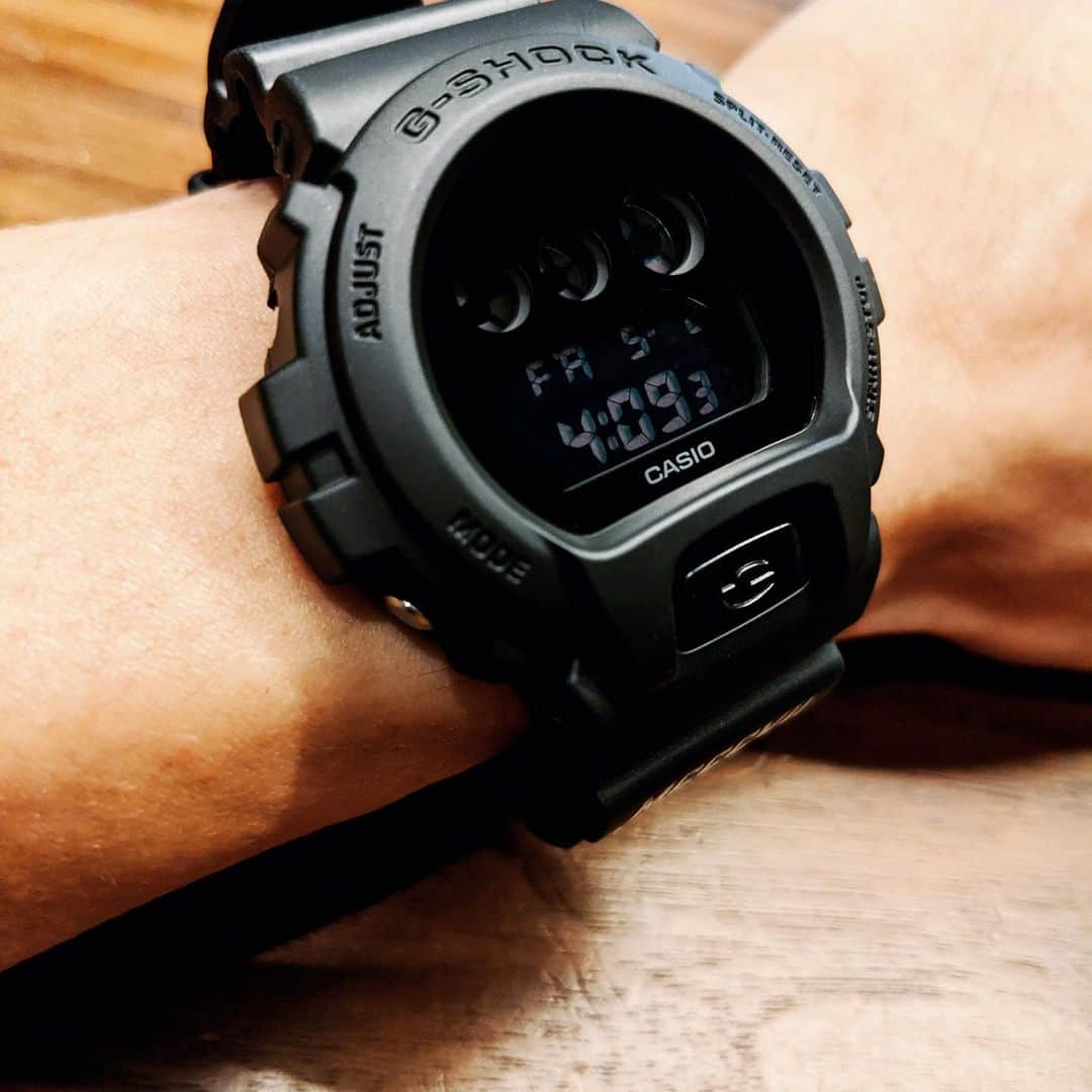 林俊傑さんのインスタグラム写真 - (林俊傑Instagram)「Black is the new Black. 黑搭黑。 -coming soon-  #gshock #smglife #1307」5月8日 23時47分 - jjlin