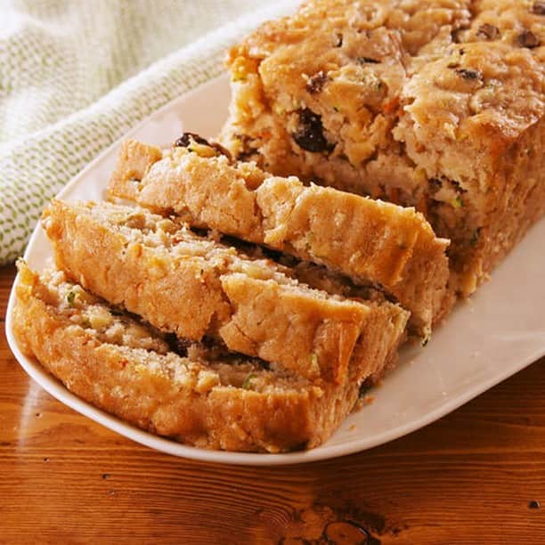 Dole Packaged Foods（ドール）のインスタグラム：「Get a delicious head start on the weekend with some Morning Glory Zucchini Bread. Tune in today at 10am PST/1pm EST to see @Delish make this yummy treat on their IG Live.」