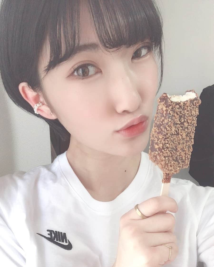 東条蒼のインスタグラム：「＊ ・ ・ このアイスが尽きた時、 それは、私が家を出る時だ。 ・ ・ ・ ・ #クランキー #アイス #アイスは栄養 #朝ごはん ・ #東条蒼 #クルーズグループ #セクシー女優 #av女優 #メガネ女子 #黒髪 #ショートヘア #teamメレンゲ #followｍe #following #japan #girl #photooftheday #tagsforlikes #instalike  #台湾 #香港 #粉我 #拍照 #照片 #人像攝影」