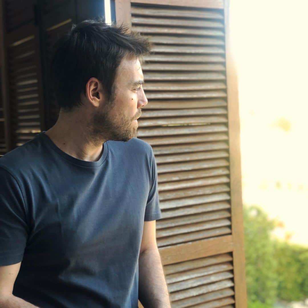 muratdalkilicのインスタグラム：「Ben buraya fotoğraf koymayı çok unutuyorum ya :) bi şurayı günlük gibi kullanamıyorum ilerde çok pişman olucam bak 🙄🙋‍♂️」