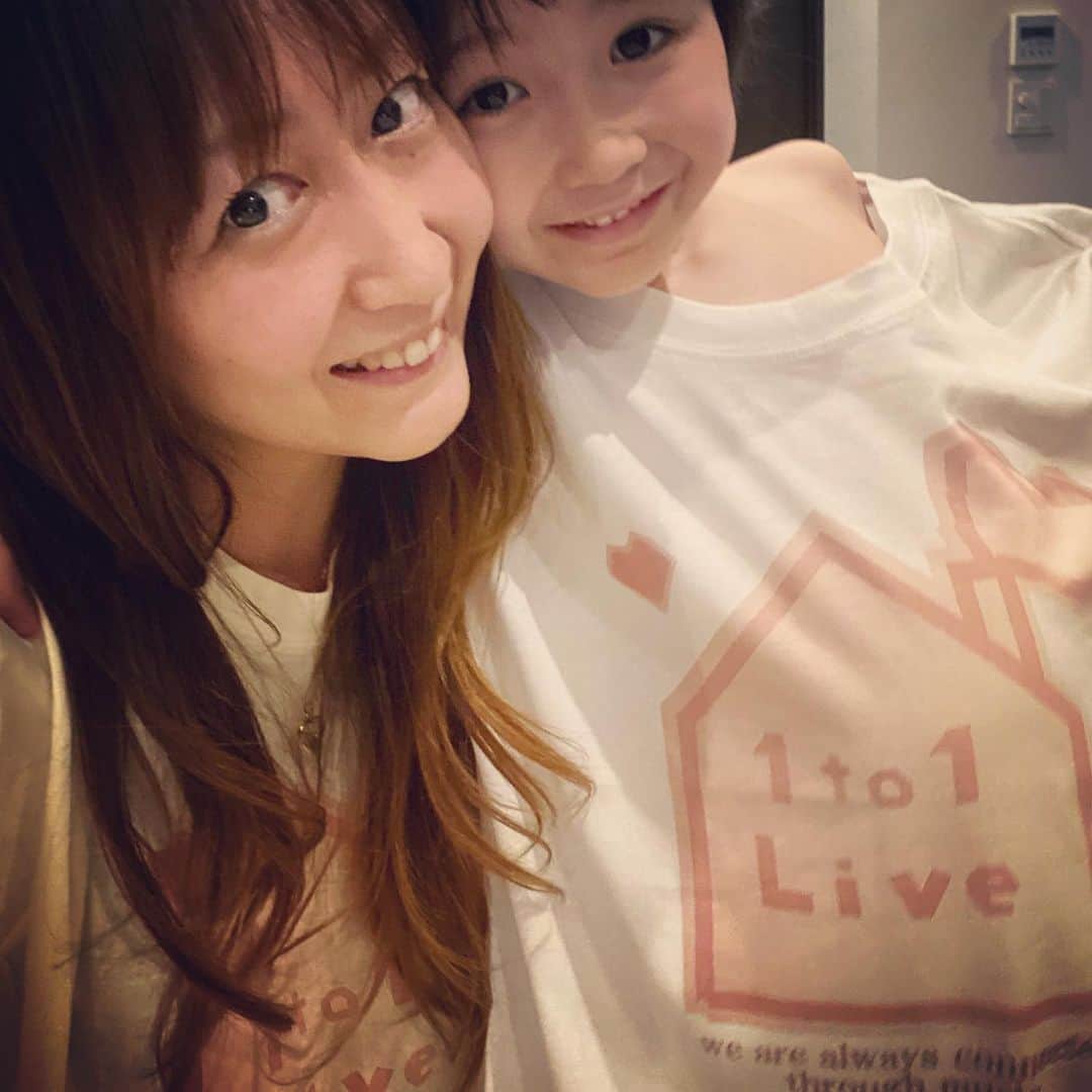 KOKIAのインスタグラム：「I made a”1 to 1 Live” T-shirt! I would love you to wear it as a relaxed room wear when you are staying home! Here is the shop link. http://ancocoro.shop-pro.jp/pid=150873681  #tokyo #japan #japon #kokia #photography #歌手 #コキア #insta #art #beautiful #picoftheday #follow #女性 #ソングライター #photooftheday #woman #jmusic #ボーカリスト #singer #songwriter #jpop #vocalist #voice #声 #ライブ #live #綺麗 #日本 #livestream」
