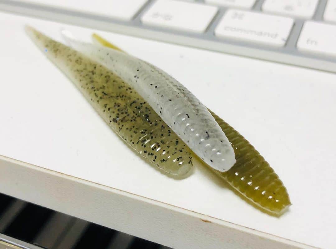 人時のインスタグラム：「HUスティック早く使いたいなー。。。 #hideup」