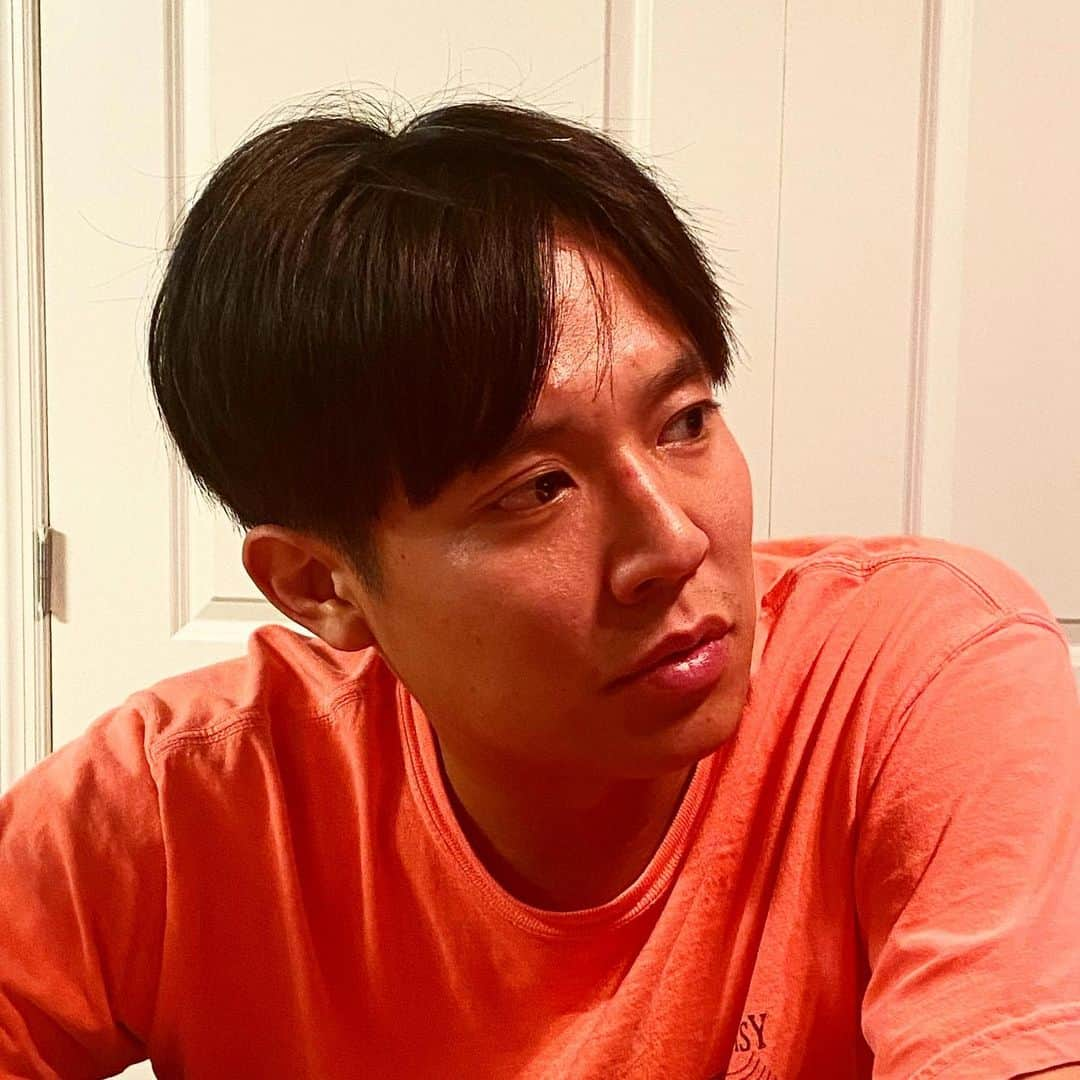 小出恵介のインスタグラム：「ゲームやるの我慢してる🥰👍💨😞⚔️🔫🎳🐟🙏🥺🍿 #mariokart」