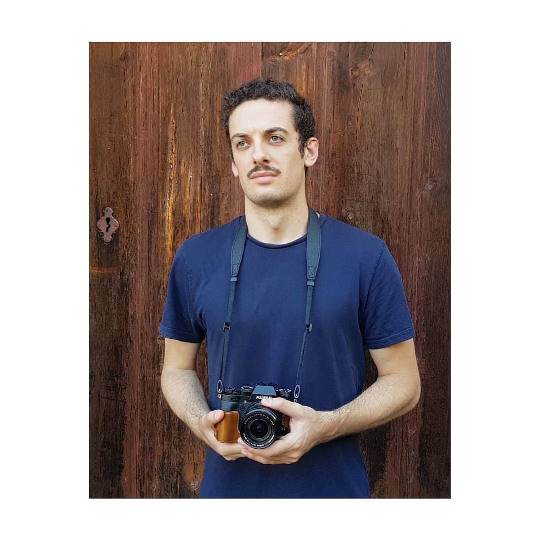 マルコス・フレイタスのインスタグラム：「Mustache and camera fit well together. 👨🏻📷」