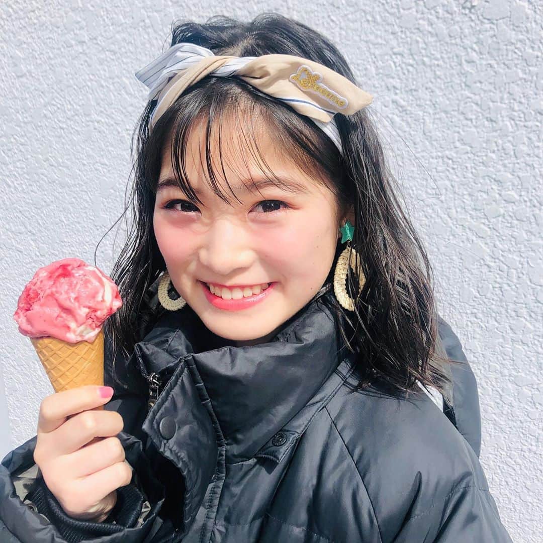ニコ☆プチのインスタグラム：「🍨🍦🍧✨💖 5月9日は#アイスの日 なんだって🤭🧊 アイスっていつ食べてもおいしいよね\♡/🥄 みんなは何アイスがすき⁇🤤💘 . . . #アイスの日  #ちなみにちゃまさんが食べてるのは #サーティワンアイスクリーム の #ストロベリースペシャルタイム 🍓 #丸山真亜弥」