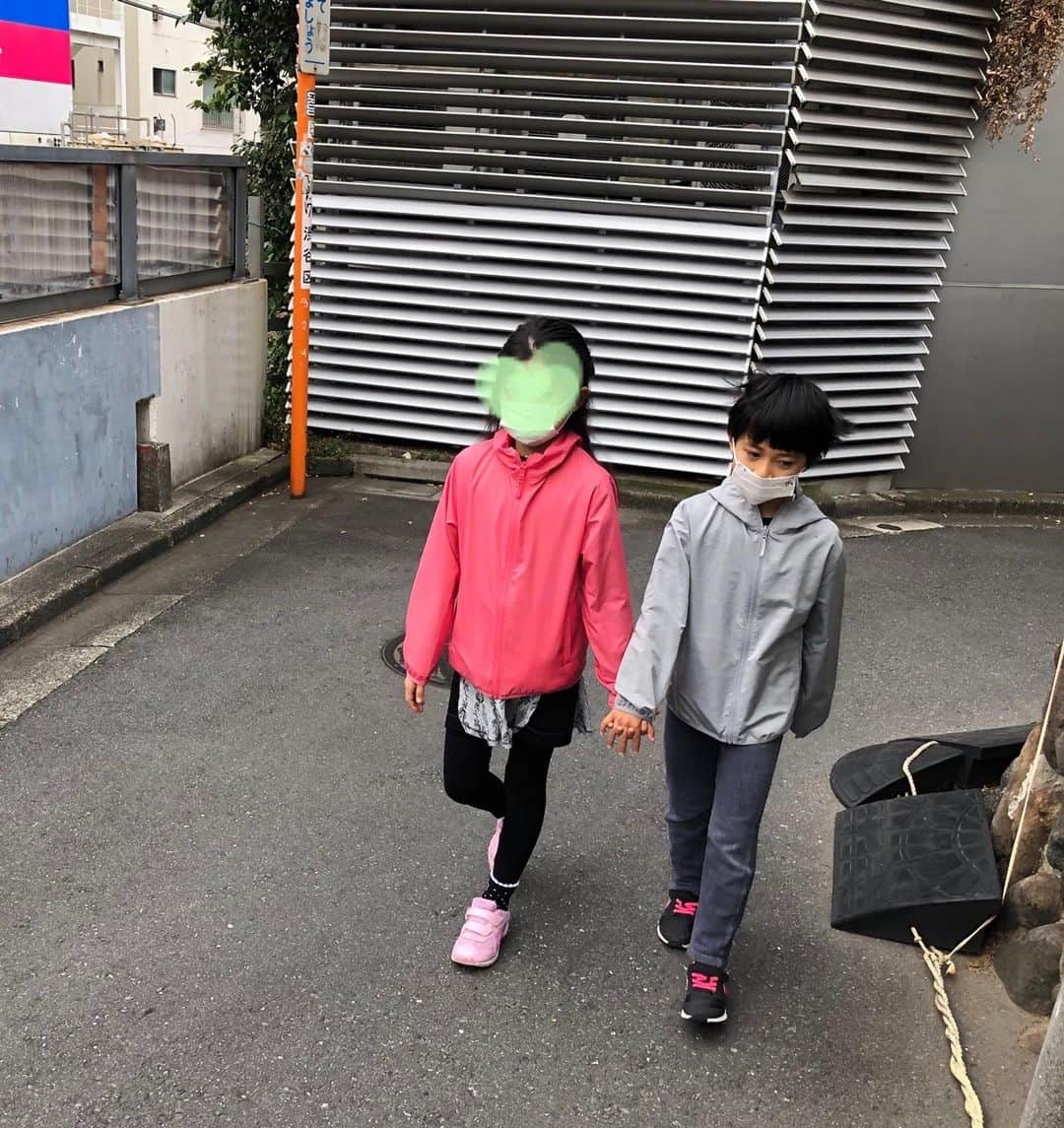 市川海老蔵 （11代目）さんのインスタグラム写真 - (市川海老蔵 （11代目）Instagram)「To whichever direction Kangen goes * 勸玄が行く方向へ  #市川海老蔵 #海老蔵 #成田屋 #歌舞伎 #ABKAI #ABMORI #ebizoichikawa #ebizo #kabuki #thunderparty #theater #theaterarts #actor #japan #classic」5月9日 11時34分 - ebizoichikawa.ebizoichikawa