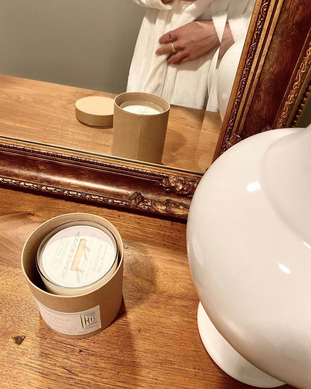 ケルシー・ロビンソンのインスタグラム：「Friday night spa night 💕 . . Shop local with @faire_wholesale @shopneighborhood ❤️. #shoplocal #shopneighborhoodla」