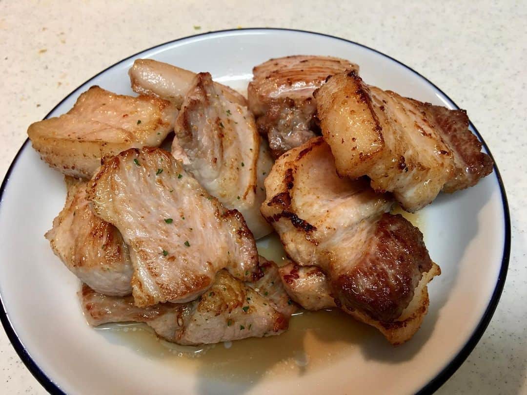 GO!皆川さんのインスタグラム写真 - (GO!皆川Instagram)「‪炒飯と味つけ2種の豚肉。‬ ‪#おうちごはん‬」5月9日 11時56分 - go_minagawa