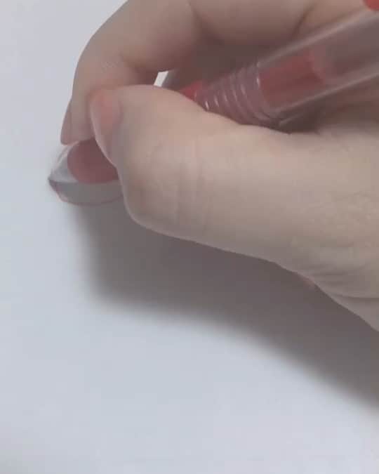麻倉もものインスタグラム：「唯一描けるイラストだったのに…😂 絵が苦手な人って○が上手く書けないって聞いた事あったけど、まさに私のことでした(o･∇･o) #もちょ10 #麻倉もも #オンラインもちょ」