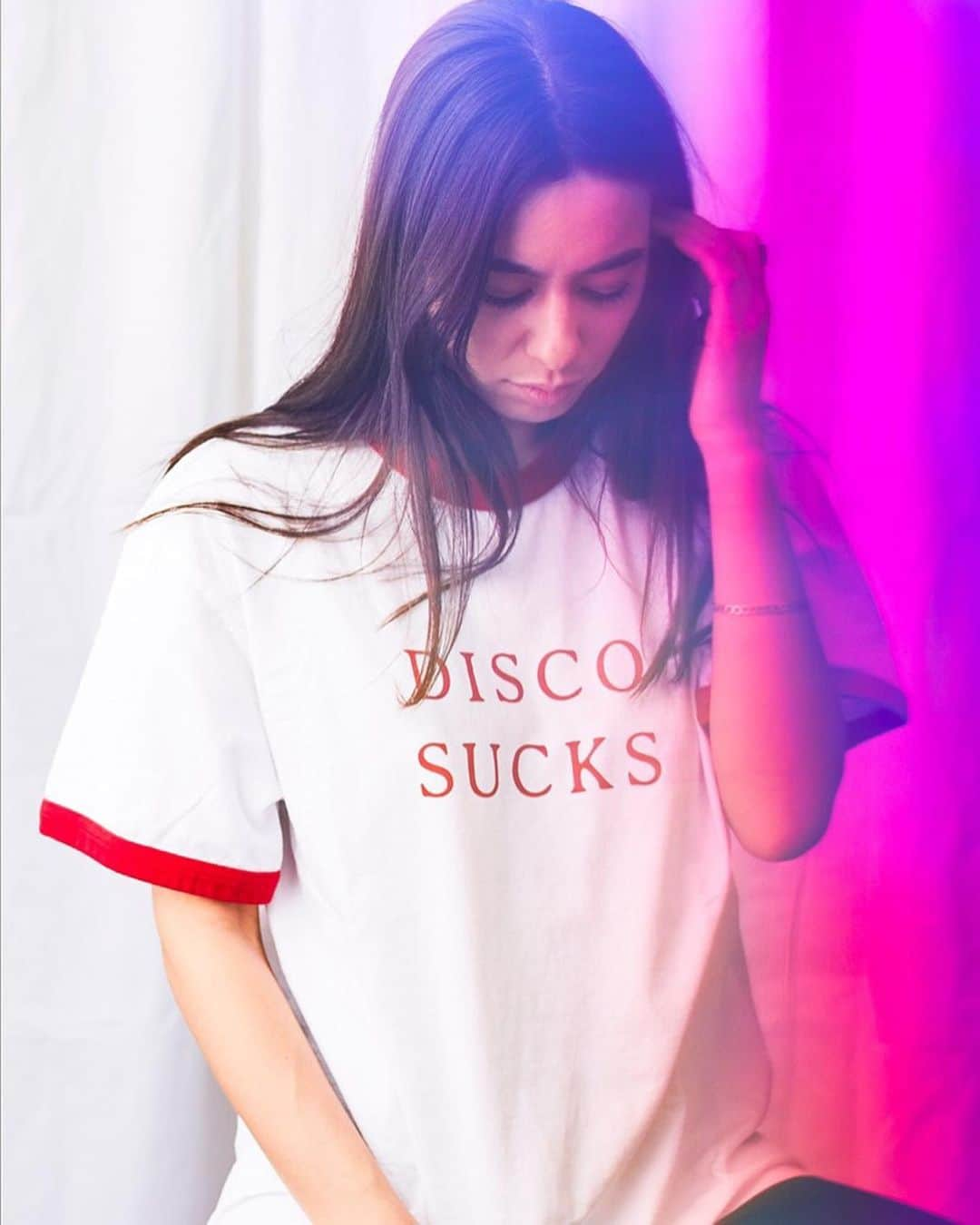 MiChiさんのインスタグラム写真 - (MiChiInstagram)「Finally in Tee season 🌴 📷: By one of my favorite people/ photographers 🍰 @kaoruphotos  Wearing one of my favorite brands @janis_ist 🖤 #discosucks」5月9日 12時24分 - michimadness