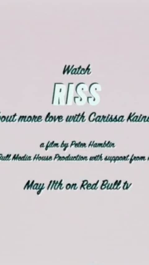 カリッサ・ムーアのインスタグラム：「Thanks @live.fast.die.old @noravexplora @erik_knutson_ @john_john_florence for taking the time to watch RISS and share your thoughts 😘 RISS by @peter.h.hamblin and @redbull will be available on demand at RedBull TV May 11th ❤️」