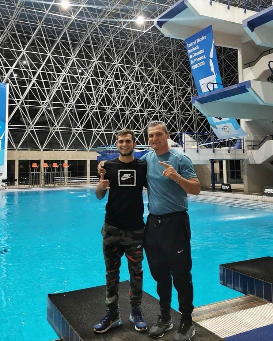 イヴァン・ガルシアのインスタグラム：「Gracias por ayudarnos a cumplir nuestros objetivos deportivos, pero lo más importante por ayudarnos a ser mejores personas, gracias por cada consejo, corrección y regaño también... Son parte fundamental en nuestras vidas.. FELIZ DÍA DEL ENTRENADOR DEPORTIVO #felizdiadelentrenador 💪🏻🔥 @ivanbautista1」