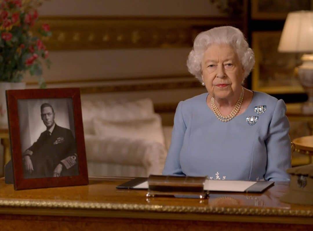 ルパートサンダーソンのインスタグラム：「“The greatest tribute to their sacrifice is that countries who were once sworn enemies are now friends, working side by side for the peace, health and prosperity of us all.” | Queen Elizabeth II commemorates the 75th anniversary of the end of World War II | #VEDay75」