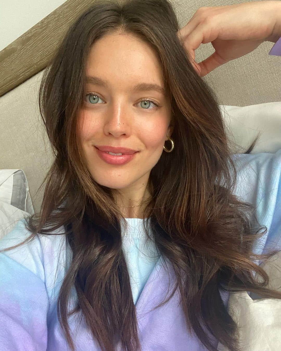 エミリー・DiDonatoのインスタグラム：「Raise your hand in the comments section if you have also joined the tie dye club in quarantine 🙋🏻‍♀️ tie dye credit goes to @lotteelisa」