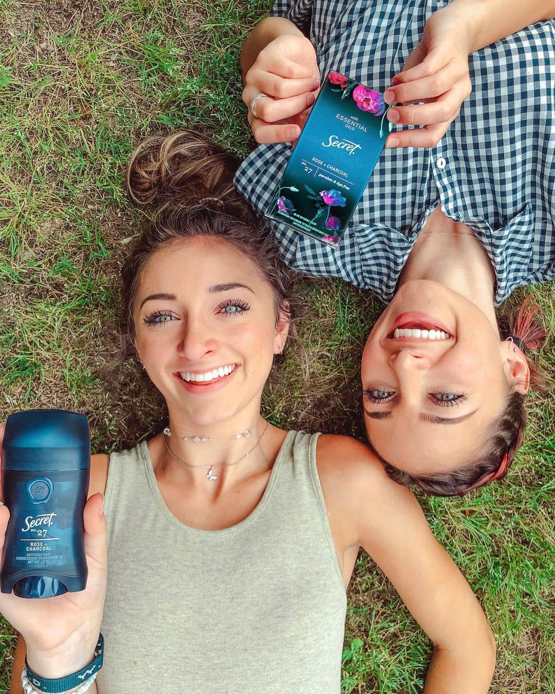 Brooklyn and Baileyさんのインスタグラム写真 - (Brooklyn and BaileyInstagram)「We may have found an antiperspirant that’s giving our perfume a run for its money! A luxury experience, @SecretDeodorant with Essential Oils smells amazing AND gives us 48-hr long protection against sweat and odor. Seriously, you have to try it for yourself - you’ll fall in love! #AllStrengthNoSweat #secretdeopartner」5月9日 5時59分 - brooklynandbailey