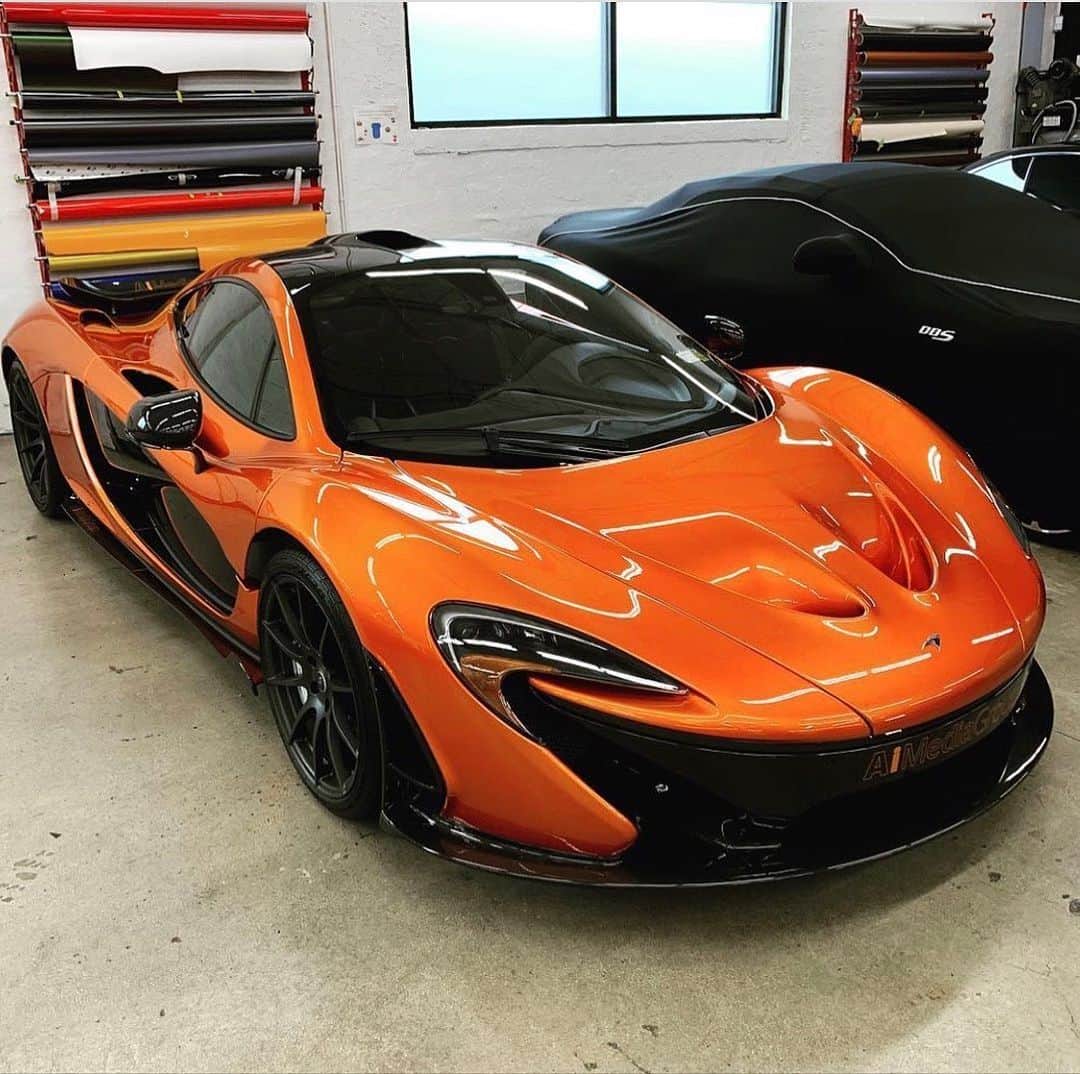 CARLiFESTYLEさんのインスタグラム写真 - (CARLiFESTYLEInstagram)「Can you guess the color on this McLaren P1? Check out @motorcarclassics for more. #carlifestyle」5月9日 7時22分 - carlifestyle
