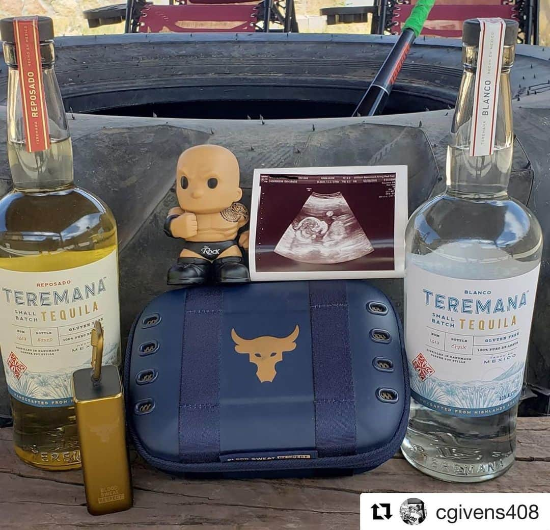 ドウェイン・ジョンソンさんのインスタグラム写真 - (ドウェイン・ジョンソンInstagram)「This one caught my eye. Beautiful post and dedication from @cgivens408 to his pregnant wife @lilmissroughit.  Congratulations brother to you both and I’ll raise a @teremana toast to your blessings. Clearly this baby is gonna have great tastes 😉🥃 #Repost @cgivens408 ・・・ @therock my wife had her birthday on the 29th of March. It was a close gather with just her, our daughter, and me. She was feeling down since we couldn't get out and celebrate with mini golf and a quite lunch. I could see that and went out to surprise her the day before. I got a pinata filled with her favorite candy, hats, decorations for the house, and a bundt cake from a bakery that thankfully wasn't closed. It was a great time and on her birthday got up and made pancakes and biscuits and gravy. But what's also special (and a bit scary at times) and can see is that she's pregnant. Just into her third trimester we decided to get our bottles of @teremana and keep them until the special day. So I want to dedicate this #DosDeMana to her @lilmissroughit and the amazing woman she is. To our child who we don't know the gender yet, a special surprise. And to the tequila in our ears, the blessings we've been given, the mana in our hearts, and to those before use who've paved the way. Happy Birthday as well to you sir. . . . #DosDeMana #Family #Silverlinings #Teremana #Birthday」5月9日 7時24分 - therock