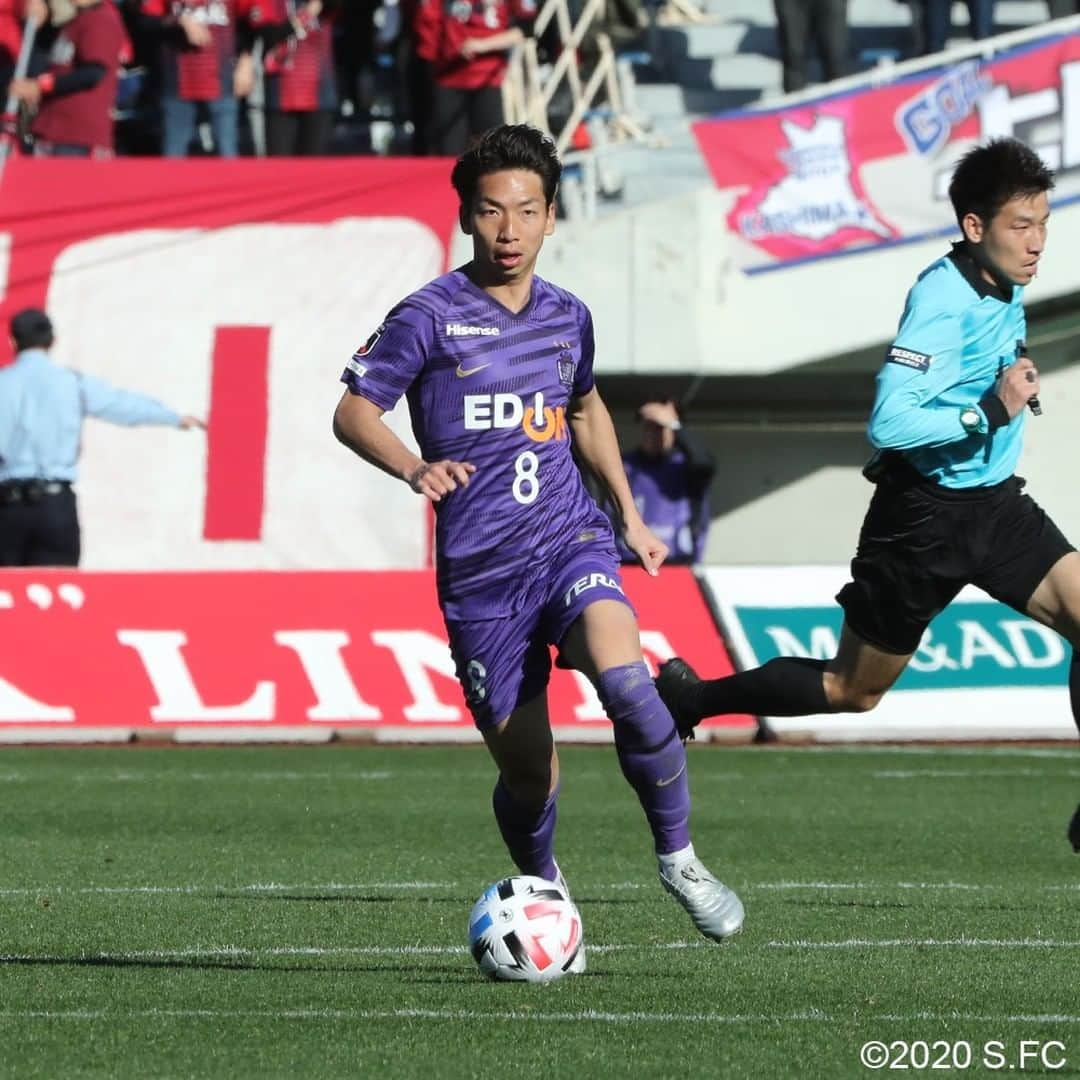 サンフレッチェ広島さんのインスタグラム写真 - (サンフレッチェ広島Instagram)「. 【Uniform Number History of SANFRECCE　HIROSHIMA】  背番号に歴史あり。 1992年のクラブ創設以降、多くの選手がサンフレッチェで活躍しました。  不定期で、歴代選手の背番号の系譜をご紹介します。  今回は、森﨑和幸C.R.Mの誕生日を祝して「8番」をお届け👏 サンフレッチェのレジェンドナンバーの1つといってもいい番号。 チームを司る『広島の誇り』が築いた軌跡は、いつまでも輝き続けます✨  #風間八宏 選手 #2枚目は日本人Jリーグ初ゴールシーン #吉田康弘 選手 #大久保誠 選手 #森﨑和幸 選手 #川辺駿 選手 #背番号の系譜 #リクエストお待ちしてます😊」5月9日 13時00分 - sanfrecce.official