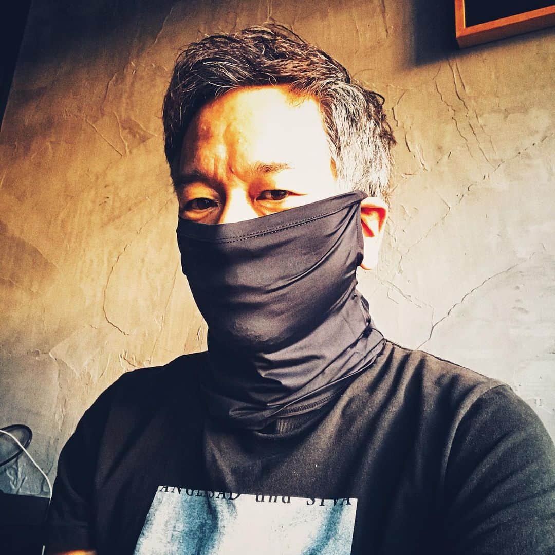 山崎潤のインスタグラム：「5月8日 . こんな時代ですが一つ歳を重ねました。 . こんな時代だからこそ歳を重ねられた奇跡に今まで以上にありがたさを感じます。 . 全ての皆様、これからもよろしくお願いします。 . . #山崎潤　#俳優　#ドラマー　#俳優　#誕生日」