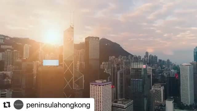 のインスタグラム：「#Repost @peninsulahongkong ・・・ Hong Kong – Our Home. 🇭🇰 Whatever your Hong Kong experience may be – life-long resident or recent arrival – this is a city that offers incredible natural beauty and diversity in its experiences.  ___ During this unprecedented time, The Heritage Tourism Brands group wanted to put together a video that portrays the city as we know it. We recognise that people cannot travel yet, and they may not wish to travel for the next few months, and therefore our objective is to bring the city together and highlight the amazing attractions that we can enjoy on our own doorstep.  ___ Featuring the song “Touch of Love” by Hong Kong singer Jacky Cheung.  #iconichongkong  Heritage Tourism Brands:  Harilela Hotels @holidayinngoldenmilehongkong @langhamhotels  @mo_hotels @peninsulahotels @shangrilahotels  @swirehotels  Wharf Hotels  @marcopolohotels  @MarcoPoloHongkong @NiccoloHotels @TheMurrayHK」
