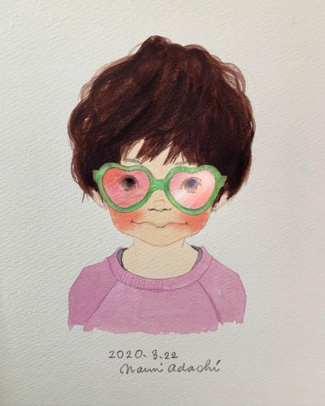 のインスタグラム：「可愛い子、描きました📕 「のびのび子育て 6月号」の表紙絵。 . 自分が好きなものを身に着け、 「僕は僕。」の道をしっかりと行く男の子。 （実際の表紙の絵と少し違うよ🤓） . #装画 #phpのびのび子育て #magazine #watercolor #drawing #あだちなみ」