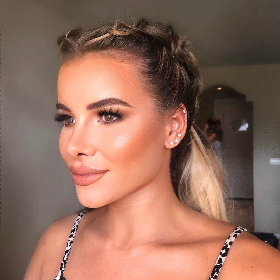 ジョージア・コウソウロウのインスタグラム：「Last summer ❤️. TB to filming in Marbella  getting glammed up by hair and makeup by @goldentarts @egabriella.makeup」