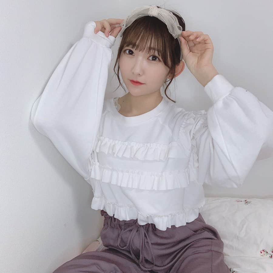 夏川愛実のインスタグラム：「﻿ お名前入り動画撮り終わりました😊﻿ 申し込んでくださった方ありがとう😭﻿ ﻿ 撮ってるのも楽しかったから﻿ またあったらいいな〜✨﻿ ﻿ ﻿ #おうちコーデ#おうちデート#ラフコーデ﻿ #gu#wcloset#guコーデ#ゆるパンツ﻿ #低身長コーデ#楽チンコーデ﻿ ﻿ ﻿」