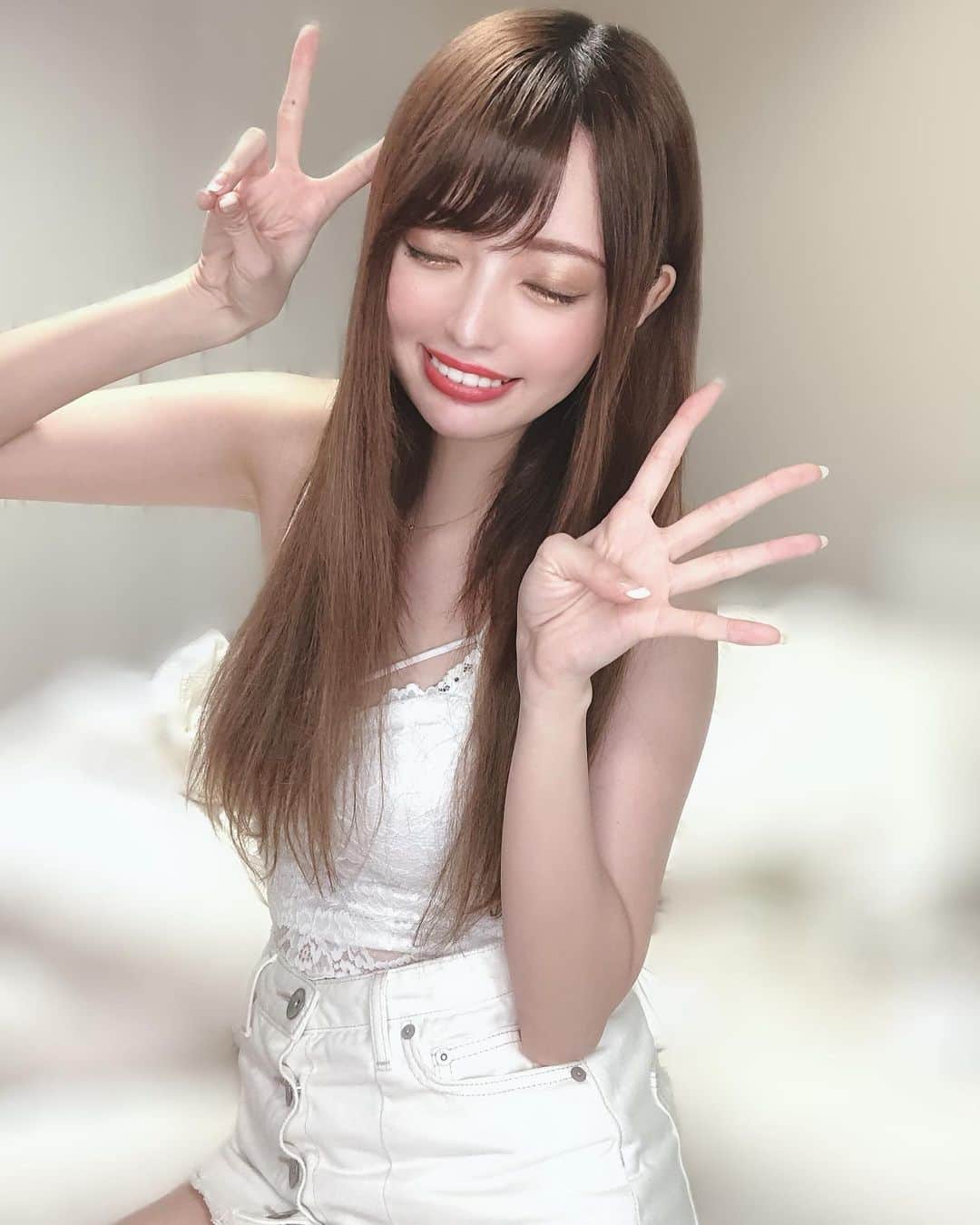 あしすぱさんのインスタグラム写真 - (あしすぱInstagram)「24 #ootd #ootdfashion #whitecode  #japanesegirl #japaneseidol #idol #springfashion #l4l #selfie #selca #longhair #portrait  #ファッション #アイドル #ポートレート #セルカ #いいね #春コーデ #ホワイトコーデ #데일리 #팔로우 #셀카 #패션스타그램」5月9日 21時34分 - ashinohitodesuu