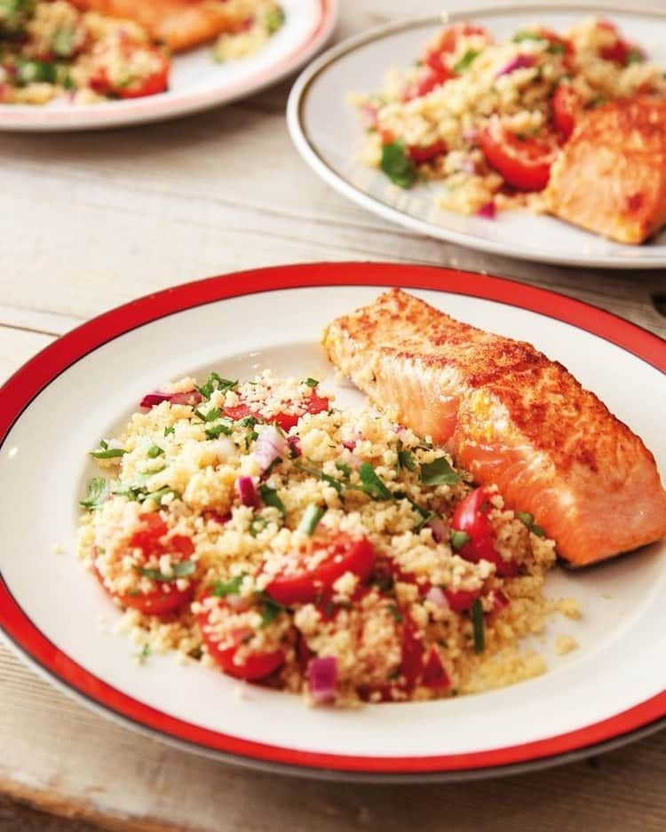 ナイジェラ・ローソンさんのインスタグラム写真 - (ナイジェラ・ローソンInstagram)「#recipeoftheday is the fabulously easy (both to cook and eat) Lemony Salmon with Cherry Tomato Couscous. It’s certainly a lovely day for it.  To get the recipe, click on link in bio.  To clarify, proceed as follows: tap on my name, which will take you to a page that has a link on it that says www.nigella.com/instagram. When you click on this link, it will take you to a page of photographs: click on the picture of the recipe in question!  Photograph by Lis Parsons」5月9日 21時30分 - nigellalawson