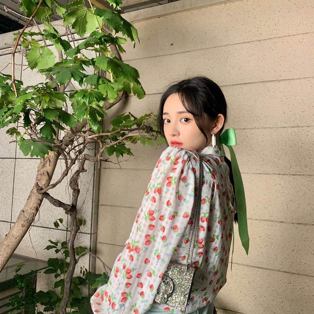 チュ・ギョルギョンさんのインスタグラム写真 - (チュ・ギョルギョンInstagram)「💚」5月9日 21時48分 - zhou_jieqiong1216