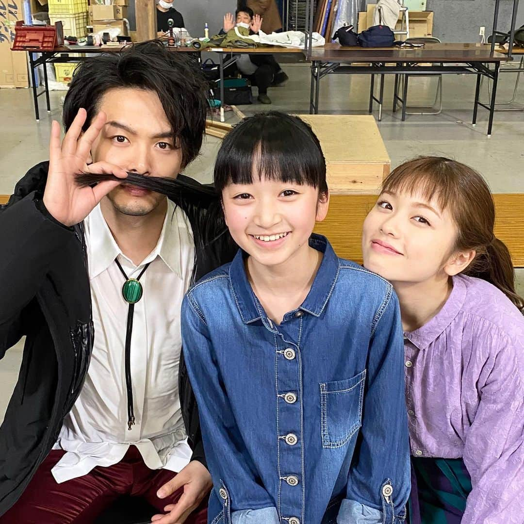 横溝菜帆さんのインスタグラム写真 - (横溝菜帆Instagram)「中村倫也さんと小芝風花さんです☺️ お二人とも、とても明るくて面白くて、いつも私の事を笑わせてくれました✨ ・ 日本テレビ 日曜ドラマ 『美食探偵 明智五郎』第5話 2020年5月10日(日) よる10時30分〜 皆さん、ぜひご覧下さい‼︎ ・ ・ #中村倫也 さん #小芝風花 さん #美食探偵 #横溝菜帆」5月9日 13時08分 - y_naho_te