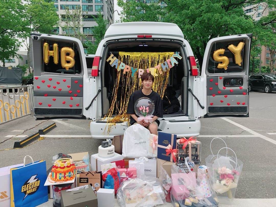 イ・サンヨプのインスタグラム：「감사합니다. 잊지 않고 가슴에 새기며  열심히 연기하고 열심히 살겠습니다. 감사합니다.」