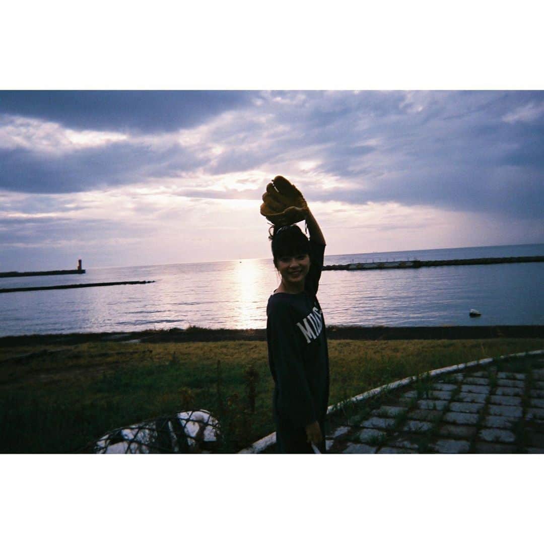 芳根京子さんのインスタグラム写真 - (芳根京子Instagram)「今日は21時からインスタライブします☺︎ #film  #ネコソガレ」5月9日 14時17分 - yoshinekyoko