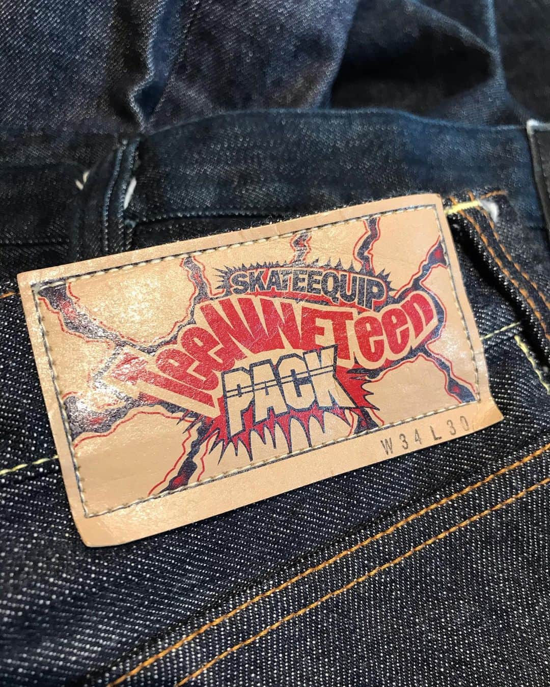 のインスタグラム：「2000s👖🔥」