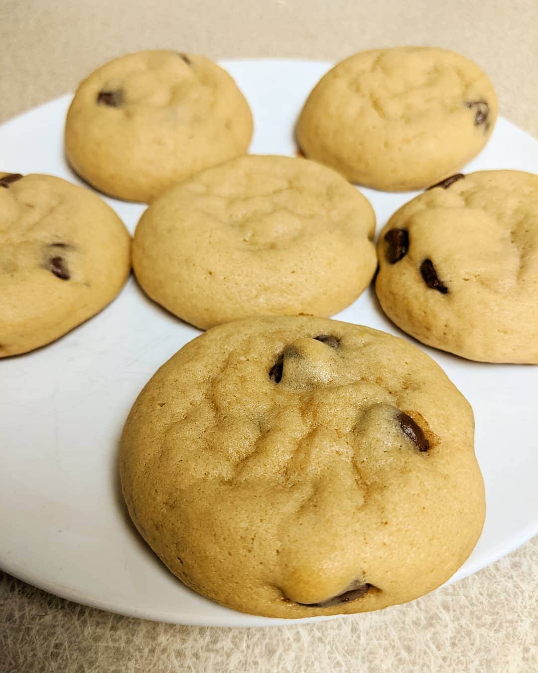 アマルのインスタグラム：「チョコチップクッキー😍久しぶりに作った😋美味しかった😁」