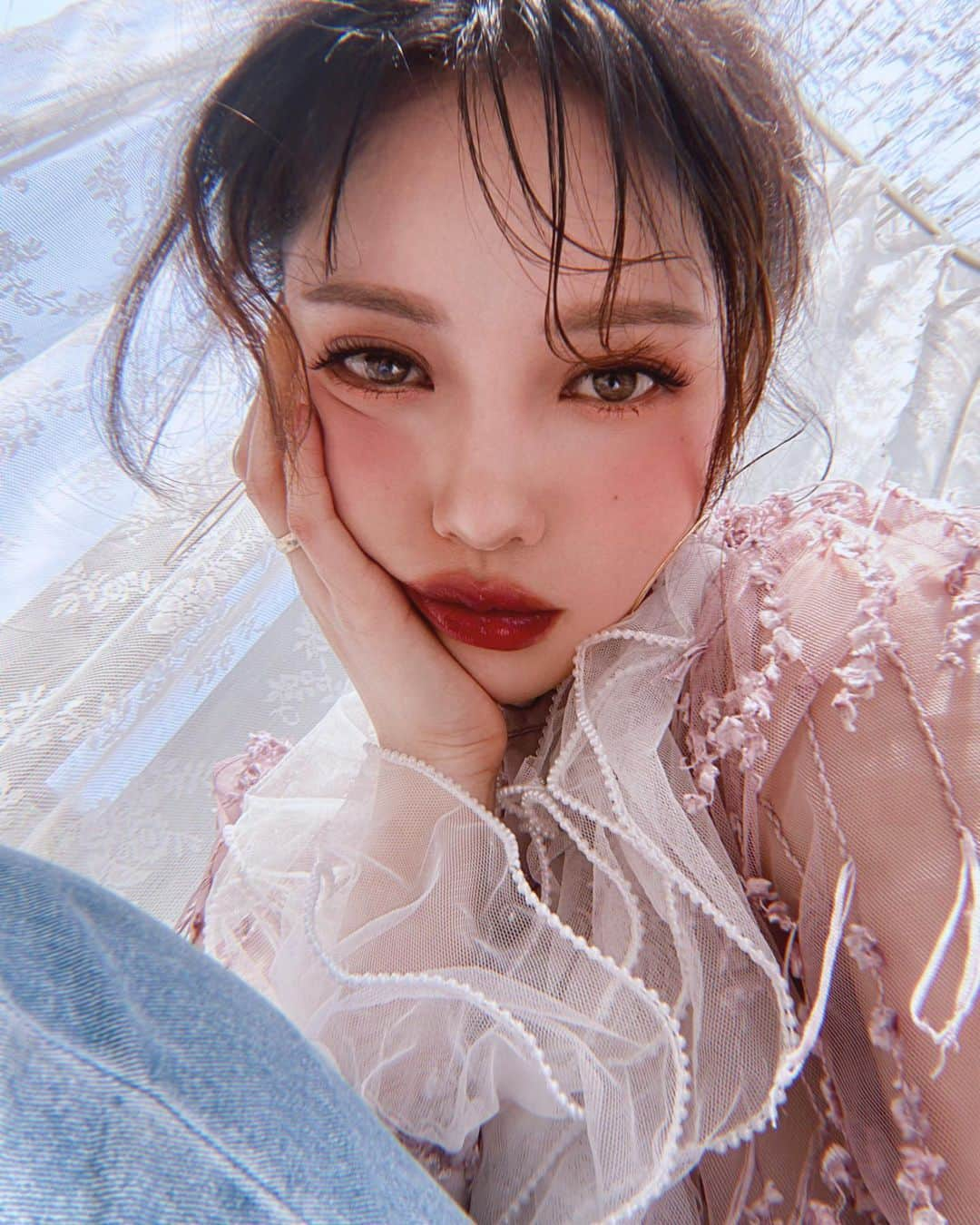 ポニーさんのインスタグラム写真 - (ポニーInstagram)「Happy weekend yall! It's raining again😕 how’s the weather there?」5月9日 16時52分 - ponysmakeup