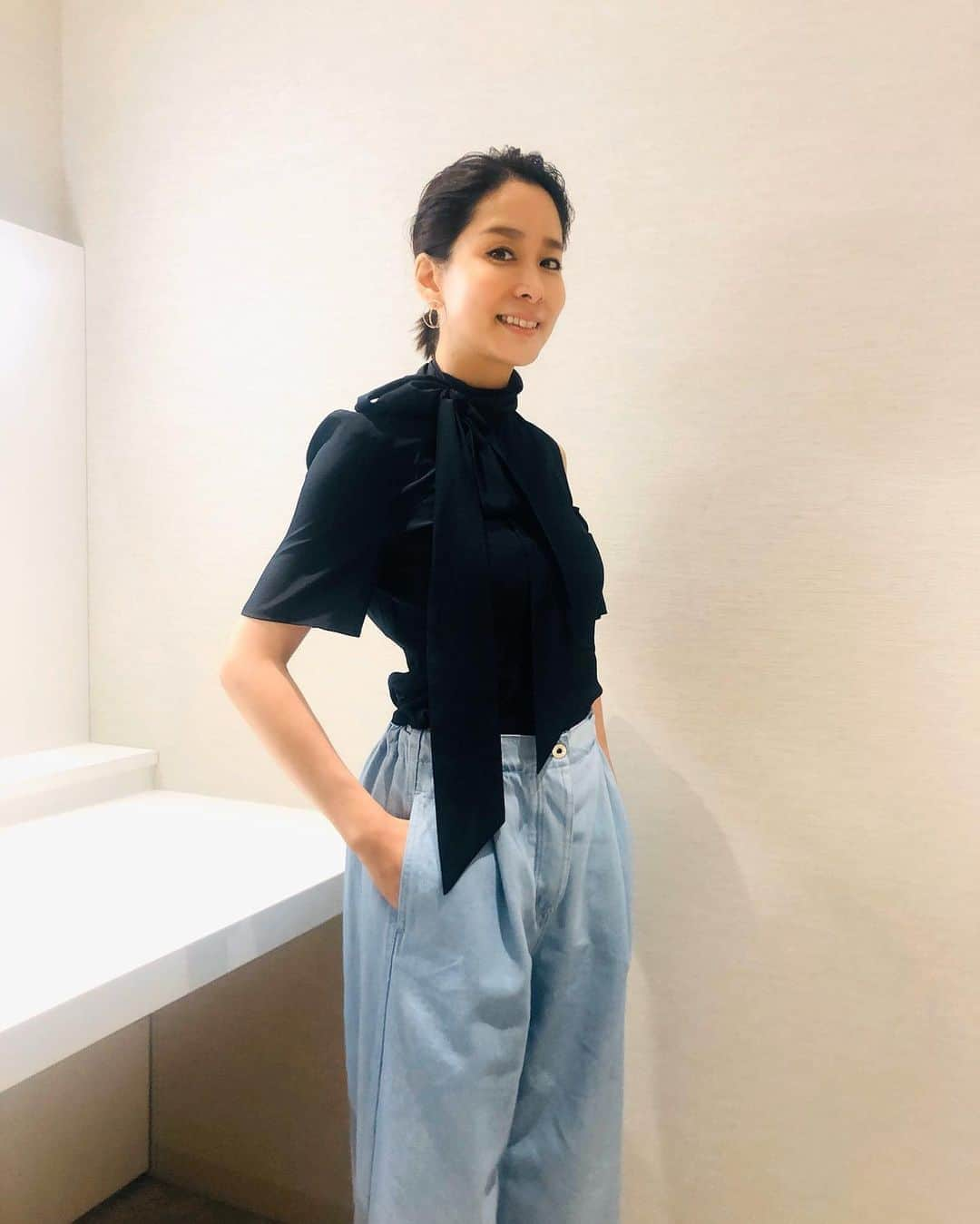 内田恭子さんのインスタグラム写真 - (内田恭子Instagram)「本日は収録。一緒に行くスタッフも制限しなければならない時期なので、いつもより少し静かな、さみしい控え室。番組の詳細はまた改めて！  #収録　#shooting #tvprogram #衣装　#loewe #additionadelaide #内田恭子　#kyokouchida」5月9日 22時20分 - kyoko.uchida.official