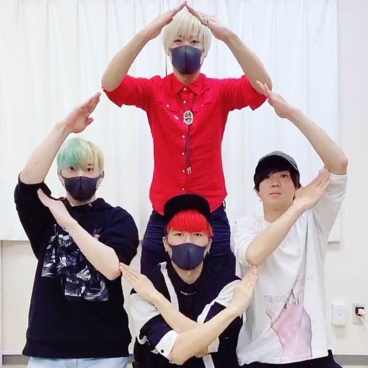 RYOGA -XTRAP-のインスタグラム：「@xtrap.official﻿ @ryoga_xtrap ﻿ @zange_xtrap ﻿ @kenshin_xtrap ﻿ @tettun_flow ﻿ I hesitated to post TikTok stuff.But here🧤😎﻿ @tiktok @tiktok_japan」