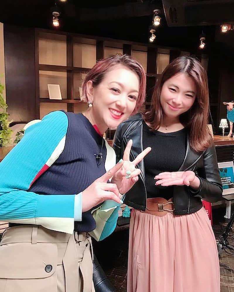 鈴木ゆまさんのインスタグラム写真 - (鈴木ゆまInstagram)「いよいよ本日SHELLYさんMCのABEMA Newsチャンネル 「wの悲喜劇〜日本一過激なオンナのニュース〜」放送です！  緊急事態宣言前にソーシャルディスタンス撮影  という方法で出演させていただきました！  実はSHELLYさん事務所の先輩です💕 「今夜くらべてみました」以来！！ 内容は「コロナ世代における性教育」  LGBTQなど絡めながら様々な立場から性教育について、話し合っています。  ぜひ、ご覧になってください✨✨ いろいろ「過激」です！笑笑😹  5/9（土）22:00-24:00および27:00-29:00 5/10（日）23:00-25:00  #wの悲喜劇  #amebatv  #コロナ #性教育 #shelly さんMC #オネエシスターズ  #missinternationalqueen  #日本代表  #慶應 #慶應ボーイって呼ばないで  #劇団四季 #ダンス  #パーソナルトレーニング  #トランスジェンダー #lgbt #lgbtq  #love #followback  #instagramers #tweegram  #20likes  #smile #follow4follow #like4like #look #instalike  #instagood ily #instafollow #followme #girl」5月9日 17時02分 - yumayuma728