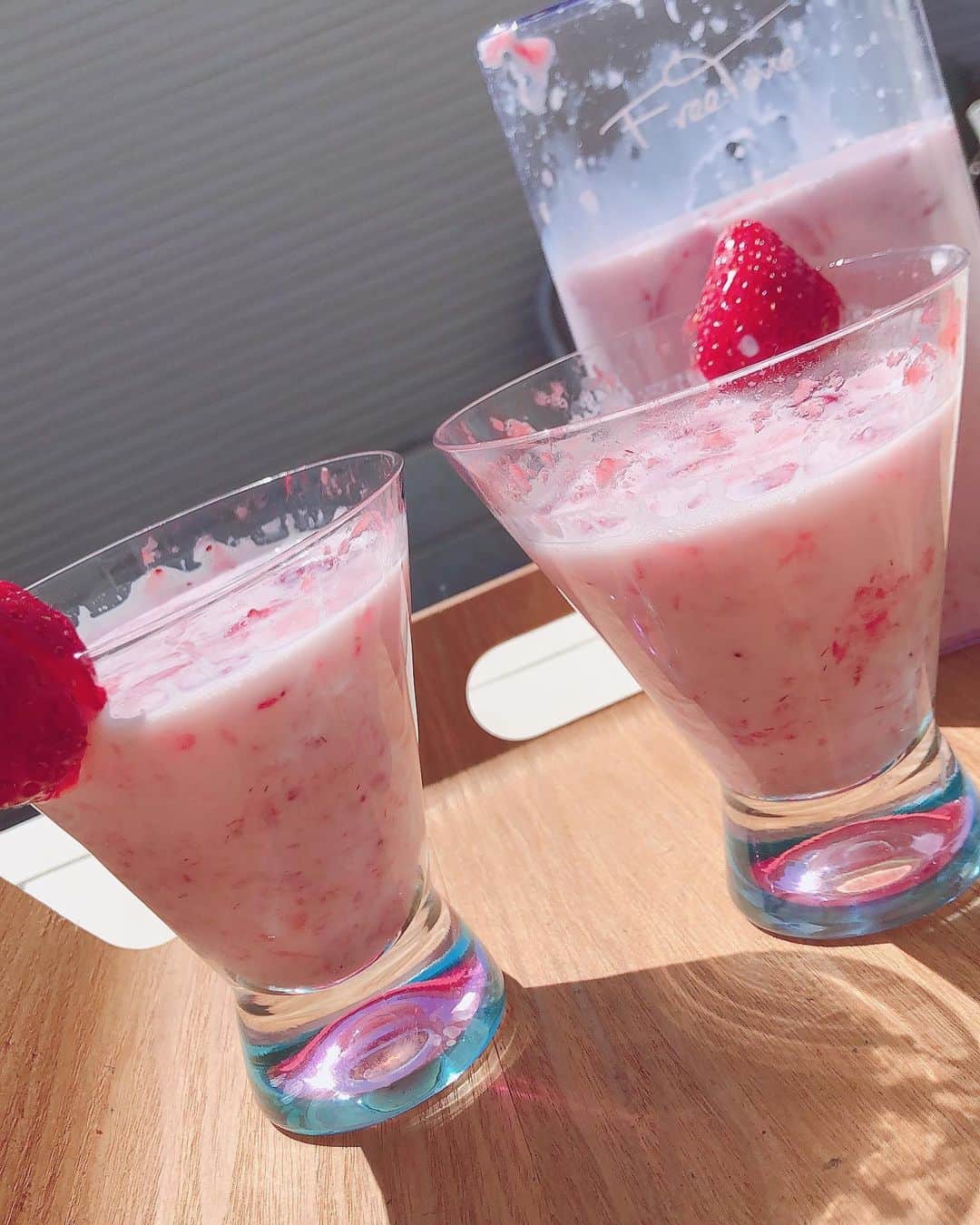 稲垣芽生のインスタグラム：「おうち時間 どのようにお過ごしですか☺️？ . 私は お菓子作りに挑戦しました。 . . . #センタルギウユ  #フルグラクッキー #おうちカフェ  #おうち時間  #お菓子作り」